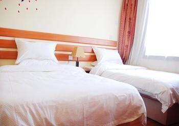 Penglai Yi Jia Express Hotel Exterior photo